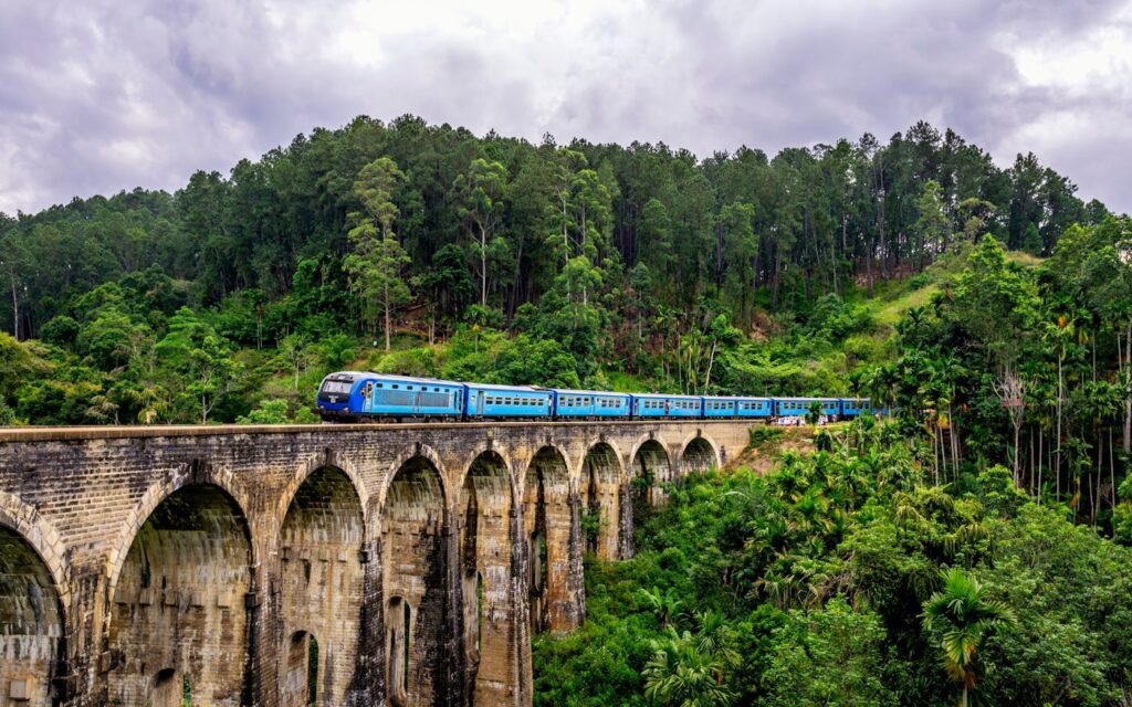 The Nine Arch Bridge surrounded by jungle near Ella